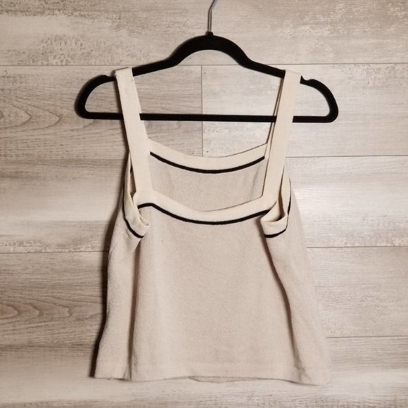 St. John Women's Tight Knit Buckle Detail Sleeveless Tank Top Ivory Size Large - Picture 2 of 5